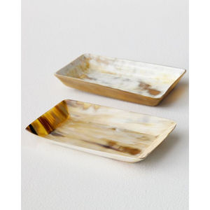 Plateau en corne carrée exclusif pour vitrine de table décorative, idéal pour les mariages, les anniversaires et les repas élégants - Product Image 1