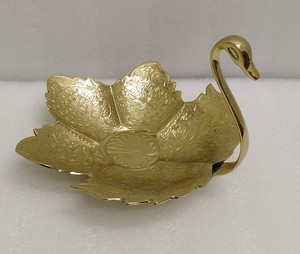 Bol de service en laiton de conception de canard de luxe pour la maison hôtel restaurants table et vaisselle couleur dorée forme ronde bols de service - Product Image 1