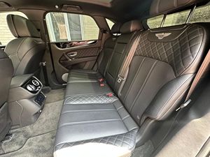 Offre exceptionnelle : Bentley Bentayga W12 d'occasion 2017, propre et prêt à être expédié - Product Image 4