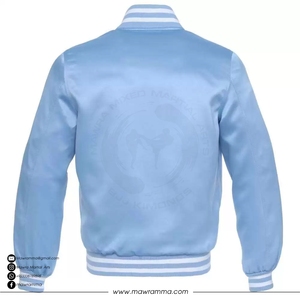 เสื้อแจ็คเก็ตบอมเบอร์ผ้าซาตินผู้ชายแบบสั่งทำ ลายพรางต่อผ้ากันน้ำ ด้านหน้าแบบขายส่ง สำหรับใส่เป็นชุดทางการ ชุดวาร์ซิตี้ ชุดเลตเตอร์แมน ชุดเบสบอล ชุดกิจกรรมกลางแจ้ง - Product Image 4