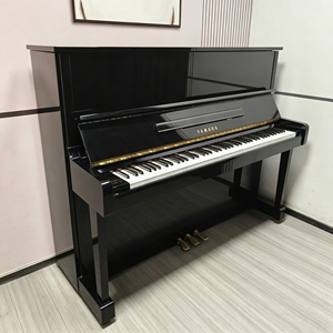 เปียโน Yamaha MC10BL แบบตั้งตรง สีดำ ดิสคลาเวียร์ ระบบอัตโนมัติอัจฉริยะ คุณภาพระดับมืออาชีพ ผลิตในประเทศญี่ปุ่น - Product Image 1