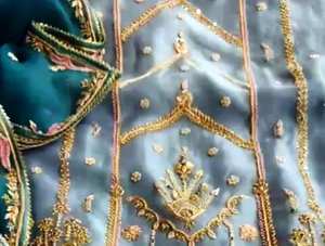 Tenues brodées à la main de créateurs modernes non cousues pour femmes Style traditionnel indien pour les fêtes Organza - Product Image 3