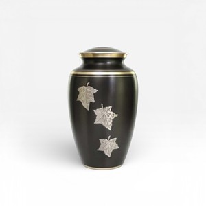 Urna Funeraria de Mármol Gris Plateado con Patrón de Vetas Negras Fluidas, Superficie Pulida y Tapa Segura para una Exhibición Conmemorativa Elegante - Product Image 5