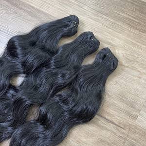 Vente en gros Cheveux vietnamiens Cheveux ondulés naturels Bundle 100% Extensions de cheveux humains alignés sur une cuticule non traitée - Product Image 1
