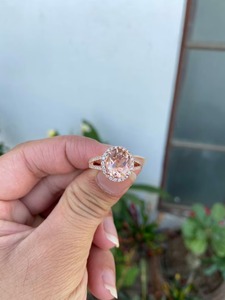 แหวนหมั้นมอร์แกไนต์สีพีชธรรมชาติ-แหวนมอร์แกไนต์สีโรสโกลด์-แหวนมอร์แกไนต์ทรงรี-ของขวัญครบรอบสำหรับเธอ - Product Image 2
