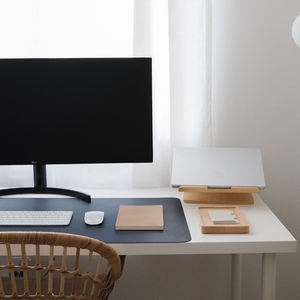 Alfombrilla de Escritorio de Cuero Genuino Hecha a Mano, Antideslizante, Resistente a Olores, Resistente y Duradera para Escribir y Espacio de Trabajo LDM-0034 - Product Image 1