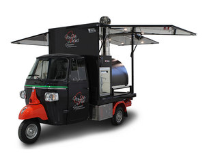 TVS King Deluxe Plus Tricycle motorisé à trois roues fermé pour passagers, refroidissement par eau, freins à disque, essence, 3-4 places - Product Image 1