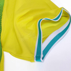 Meilleur uniforme de football à prix raisonnable de conception unique en tissu à séchage rapide de haute qualité uniforme de football fabriqué en usine - Product Image 3