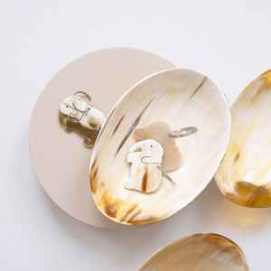 Aaliyan impex ชามเสิร์ฟขนมแห้งทำจากเขาควายธรรมชาติแกะสลักหรูหรา - Product Image 1