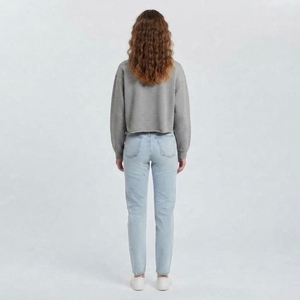 Sweat-shirt court personnalisé pour femme, col rond, manches longues, décontracté, doux et confortable, fournisseur de vêtements à marque privée - Product Image 2