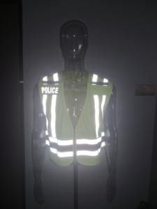 Chaleco de Seguridad Reflectante ANSI Clase 2, Tejido de Malla Transpirable Amarillo, con Cinta Reflectante de Alta Visibilidad y Logotipo Personalizado para Seguridad Vial - Product Image 5