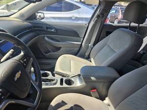 Venta al por mayor de autos Chevrolet Malibu Classic LS 4dr Sedan usados - Product Image 2