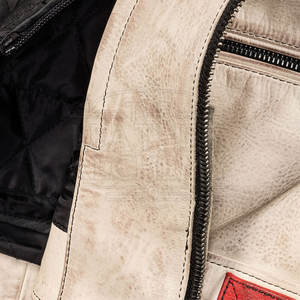 Chaqueta de Motociclista de Cuero Premium con Diseño Moderno, Textura Suave, Ajuste Cómodo y Estructura Reforzada - Product Image 6