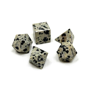 Cristal Dalmatien Jaspe Géométrie 5 Pièces Ensemble Sculpté Sacré Pierre Naturelle pour Guérir les Solides Platoniques Formes Géométriques Uniques - Product Image 1