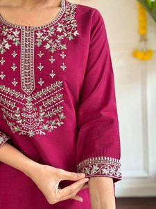 Collection de Kurti pour femmes de style indien fantaisie, pour les fêtes d'hiver, design moderne, tissu en fausse fourrure, tailles personnalisées, Shree Indian - Product Image 2