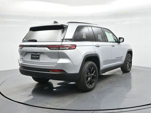 Usado 2024 Jeep Grand Cherokee Altitude X 4WD - Product Image 3