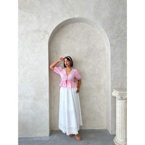 Blusa de voile bordada con lazo frontal para mujer - Product Image 5