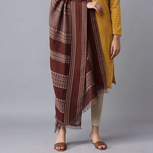 Concevez votre propre châle en laine pour femmes avec une longueur longue, vente directe d'usine, châle en laine pour femmes en couleur unie - Product Image 5