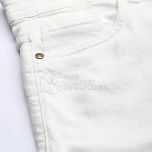 กางเกงยีนส์ขาสั้นแฟชั่นสำหรับผู้ชายกางเกงยีนส์ขาสั้นทรงขาดรายละเอียดและสีซีดสำหรับสไตล์อินเทรนด์ - Product Image 6