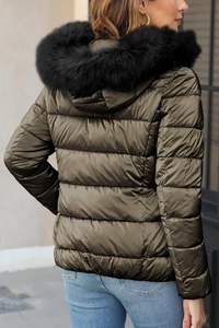 Vente en gros à bas prix Nouveau style de veste d'hiver pour femmes avec col en fausse fourrure-Manteau chaud et coupe-vent - Product Image 2