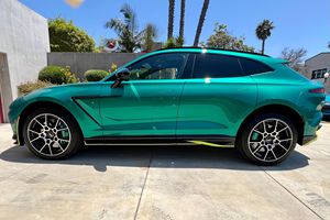 Aston Martin DBX 707 SUV 2024 Usado, Motor V8 Twin-Turbo de 4.0L, Tracción en las Cuatro Ruedas (AWD) - Product Image 6