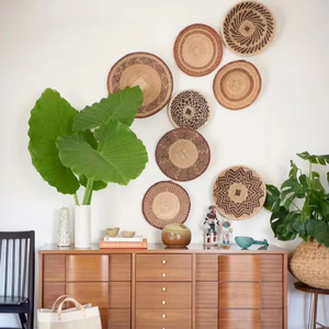 Arte de decoración de pared de ratán hecho a mano de primera calidad con acabado rústico perfecto para casas de estilo de granja salas de estar y dormitorios - Product Image 1