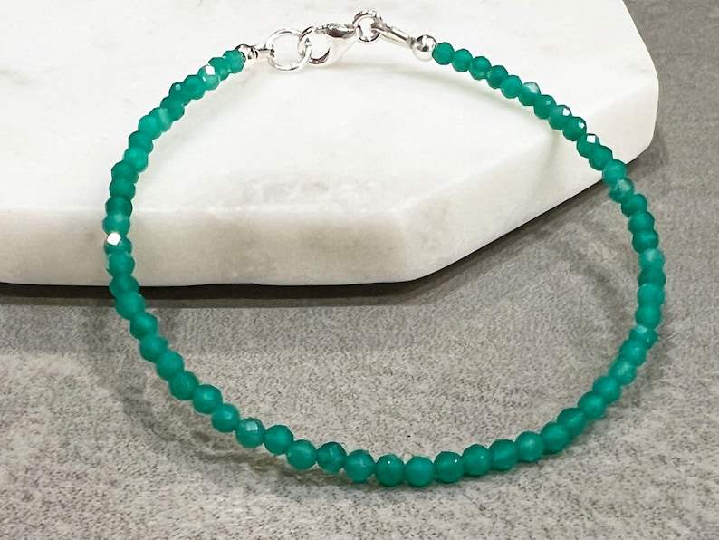 สีเขียว