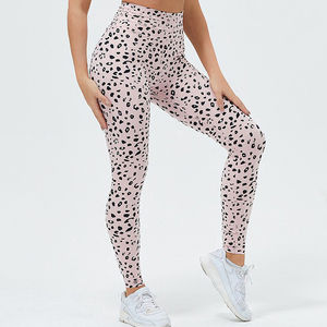 <b>Women's</b> Mid Waist Quick Dry <b>Leggings</b> Best Design Seamless Pants Wholesale Customized in Different Colors <b>for</b> Yoga <b>Leggings</b> - Product Image 4