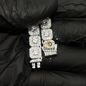 Bonita pulsera de racimo hecha a mano de oro blanco de 10K y pulsera de diamantes de moissanita de claridad VVs de corte brillante redondo - Product Image 4