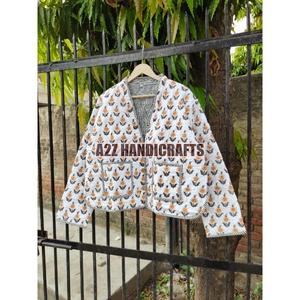 Elegante abrigo de invierno Reversible bohemio para mujer, tela de algodón acolchada hecha a mano india, chaqueta de otoño, botón de punto a rayas - Product Image 2