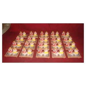 Laxmi & Ganesha รูปปั้นหินอ่อนสีขาวแฮนด์เมด,นั่งอยู่บน Chowki พร้อมพรสำหรับบูชาและตกแต่งวัด - Product Image 1