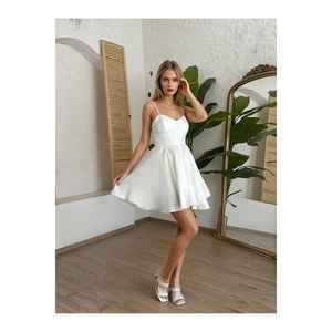 Abito bianco con spalline e vita naturale - Product Image 2