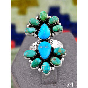 Bague ajustable artisanale Southwest Emerald Valley avec turquoise eau blanche et sertissage clos en argent sterling, idéale pour un cadeau - Product Image 2