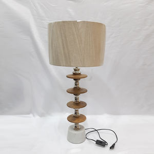 Aluminio Metal Madera y mármol Material Forma redonda Oro Blanco Acabado Lámpara de mesa Lujo Decoración de iluminación hecha a mano - Product Image 1