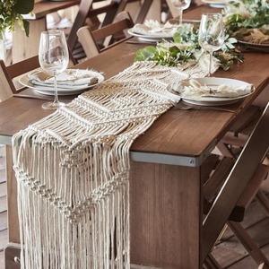 Décor de table unique en macramé fait à la main Chemin tissé en coton naturel parfait pour la table à manger rustique ou l'intérieur de la maison confortable - Product Image 1