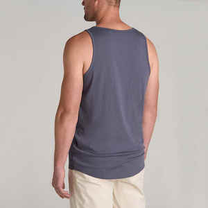 Camiseta sin mangas de estilo hip hop para hombre, camiseta sin mangas de poliéster y algodón suave con estampado gráfico personalizado, camiseta de gimnasio con ajuste muscular, estilo de verano ODM - Product Image 4