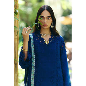 Ensemble semi-formel en chiffon brodé avec dupatta en tulle et pantalon - BIC-4815 - Product Image 3