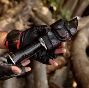 Cuchillo de Caza y Camping de Hoja Fija de Acero de Damasco de Alta Calidad, Hecho a Mano, con Mango de Madera y Funda de Cuero - Product Image 6