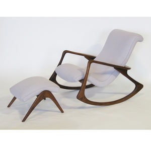 Silla de descanso acolchada de terciopelo amarillo de proveedor indio reclinable Diseño Europeo Diseño Vintage tallado hecho a mano madera de teca maciza - Product Image 3