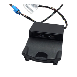 Puerto USB para Mercedes Clase A (W176) A1728202100 (12>18) - Product Image 4