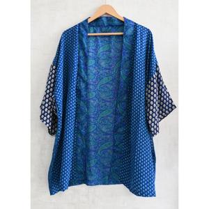ชุดคลุมกิโมโนผ้าไหมโบโฮ ไซส์ใหญ่ ระบายอากาศได้ดี คอวี แขนสั้น ลายดอกไม้แบบอินเดีย ทำมือ ความยาวระดับเข่า เหมาะสำหรับใส่พักผ่อนในฤดูใบไม้ร่วง - Product Image 1