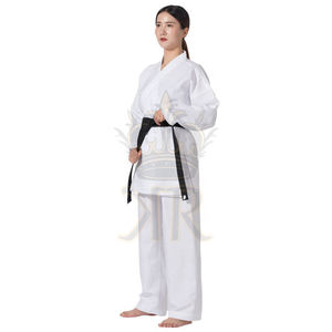 Combinaison de karaté Gi confortable unisexe approuvée par la WKF pour la compétition ou l'entraînement pour adultes - Product Image 1