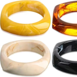 Bracelets en résine effet marbre artificiel avec fleurs intégrées pour accessoires de mariage et de fête - Product Image 1