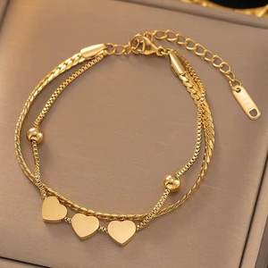 Cadre photo rectangulaire moderne en os de buffle, fait main et durable, de HF Industries, pour cadeaux de vacances et de mariage - Product Image 1