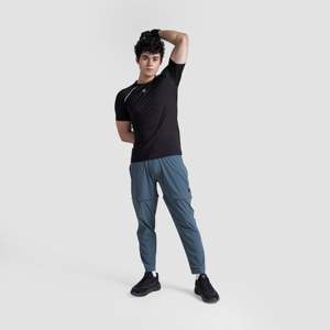 Conjunto de Camiseta Sense Aero para Hombre en Negro - Product Image 4