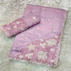 Sari de Seda Manipuram VASTRA COTTAGE con Estampados Pichwai, Borde Dorado con Zari, Pallu Pichwai con Estampado Digital, Borlas y Blusa en Contraste - Product Image 1