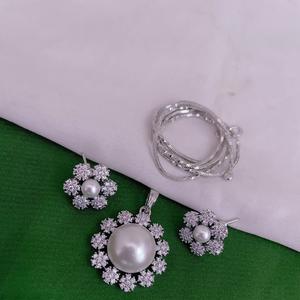 ชุดจี้ดีไซเนอร์สีเงินสุดพิเศษพร้อมต่างหูประดับหินโฆษณาสำหรับงานแต่งงานคอลเลกชันสวมใส่สำหรับผู้หญิง - Product Image 1