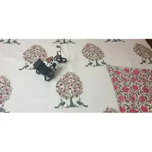 Couvertures de lit double réversibles en coton blanc doux, imprimées à la main, de la marque Vinayakam Exports - Product Image 2