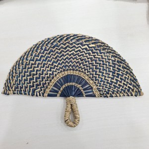 Ventilador de mano de algas marinas tejido a mano, ventilador rústico ecológico para bodas y fiestas - Product Image 2