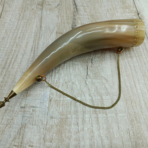 Auténtica Jarra Vikinga para Beber, Hecha a Mano con Cuerno de Búfalo Pulido de Alta Calidad, Ecológica, con Logotipo Personalizado, Estilo Antiguo - Product Image 1
